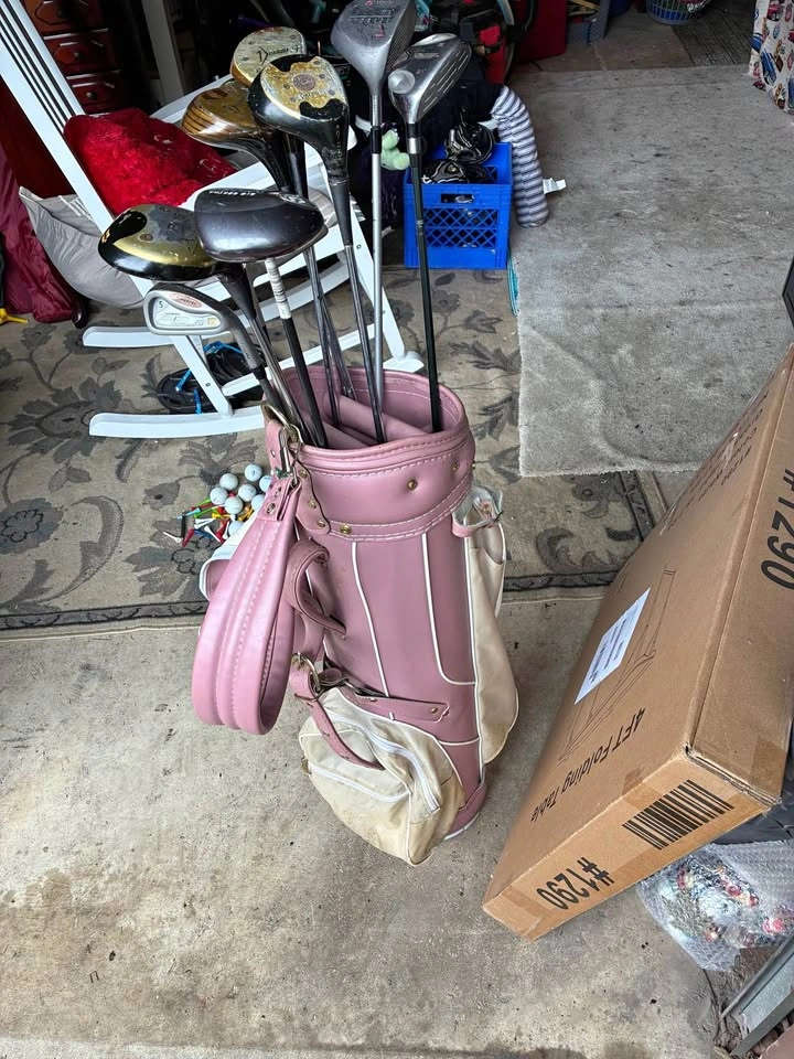 Vintage golf pro women golf bag with golf clubs and accessories