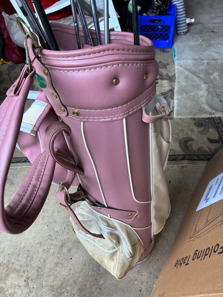 Vintage golf pro women golf bag with golf clubs and accessories - photo 2