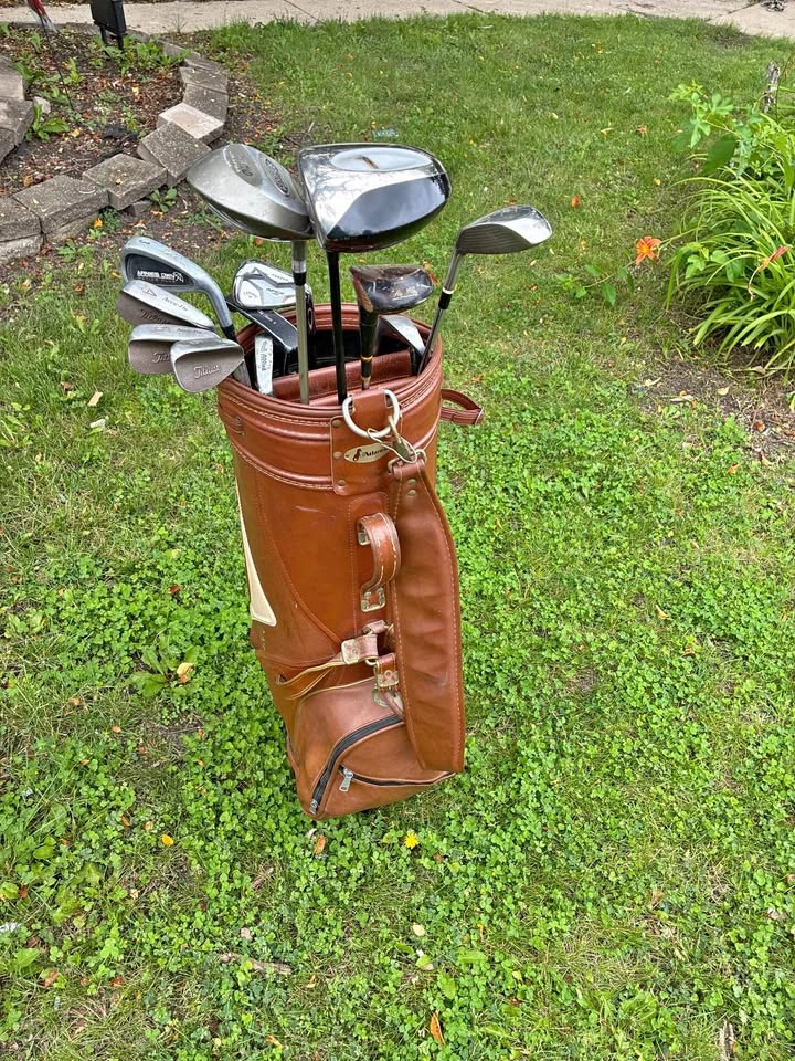 Vintage Atlantic golf bag with clubs