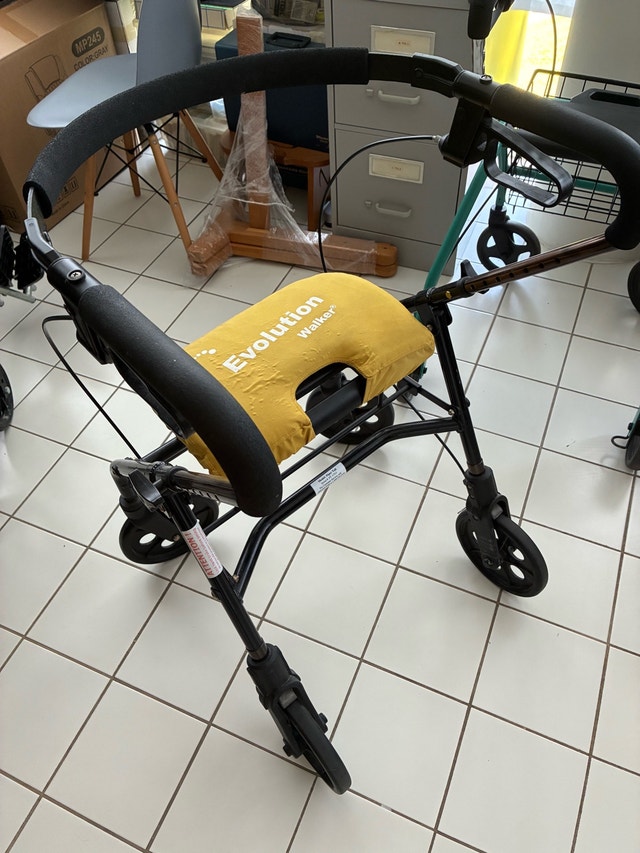 Evolution Rollator Walker