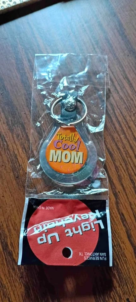 Vintage Lighted Mom Keychain Bagged