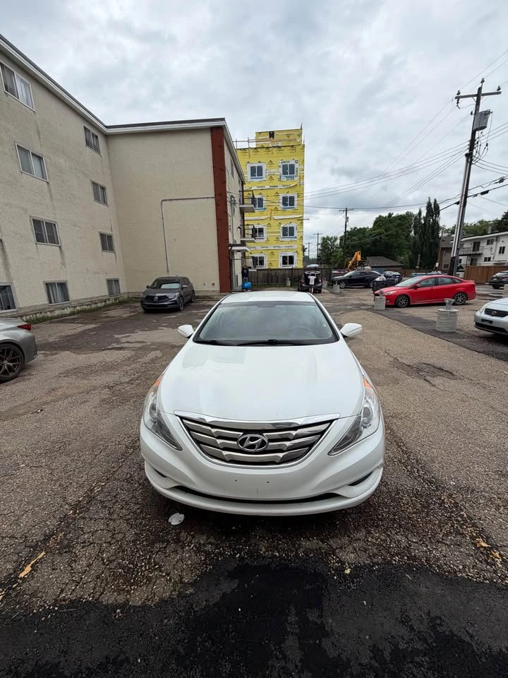 2013 Hyundai Sonata - photo 2
