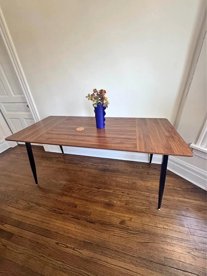 Dining table and 4 chairs pickup in Humboldt Park
