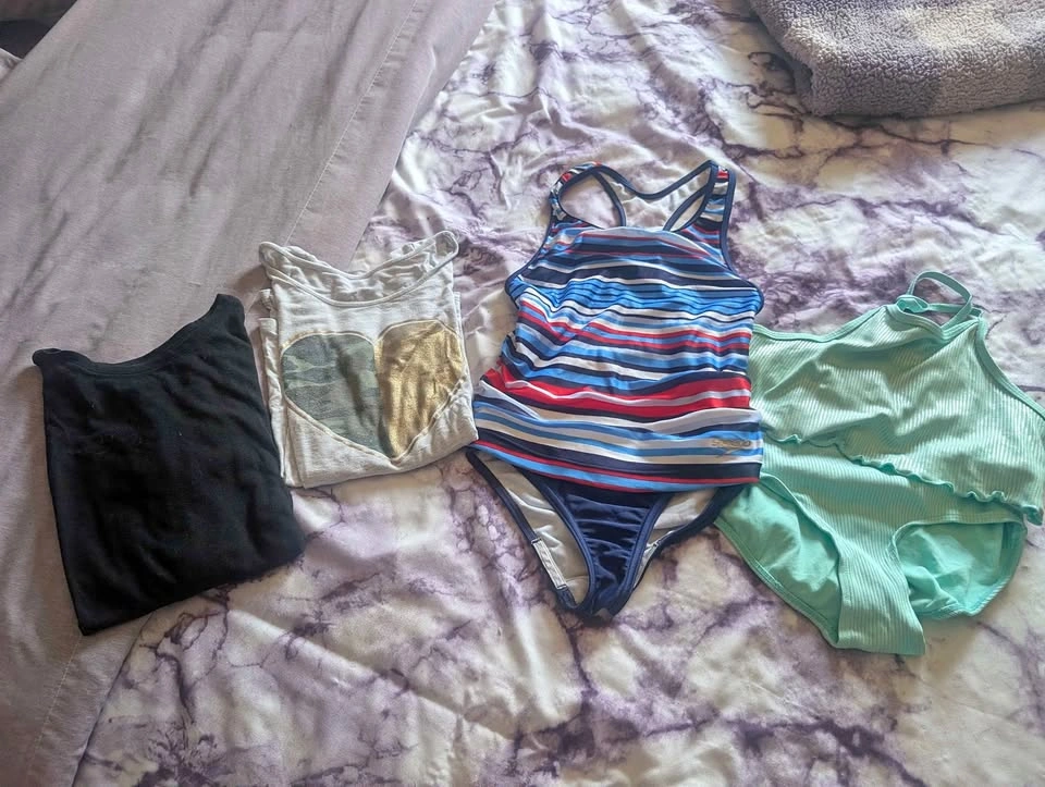 Girls size 8/10