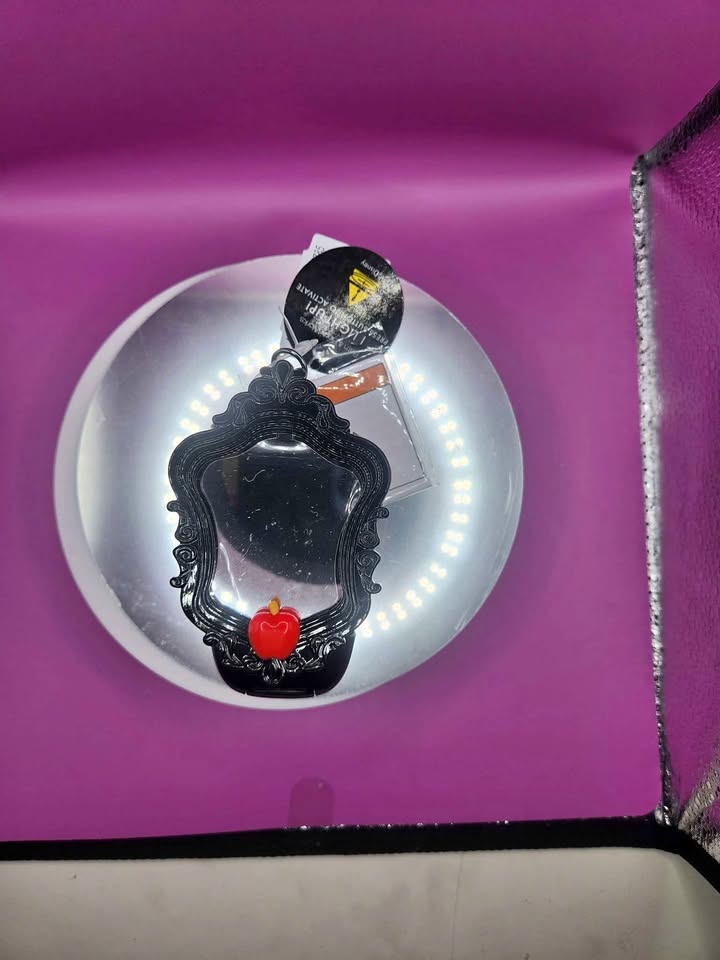 Evil Queens Light-up Magic Mirror Holder