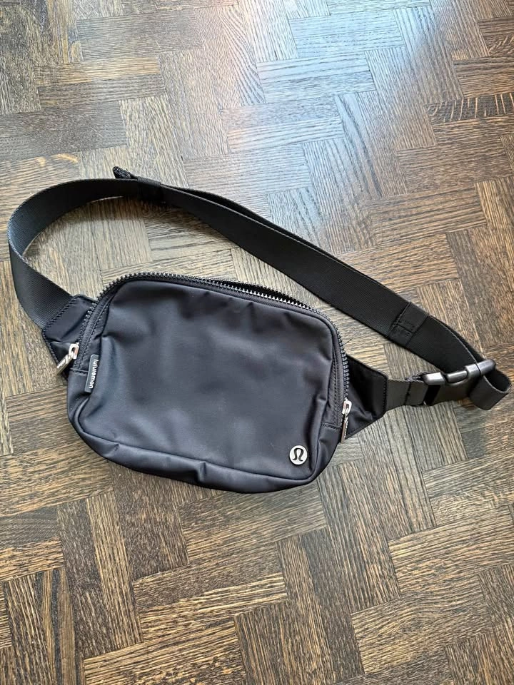 Lululemon | Everywhere Belt Bag 1L