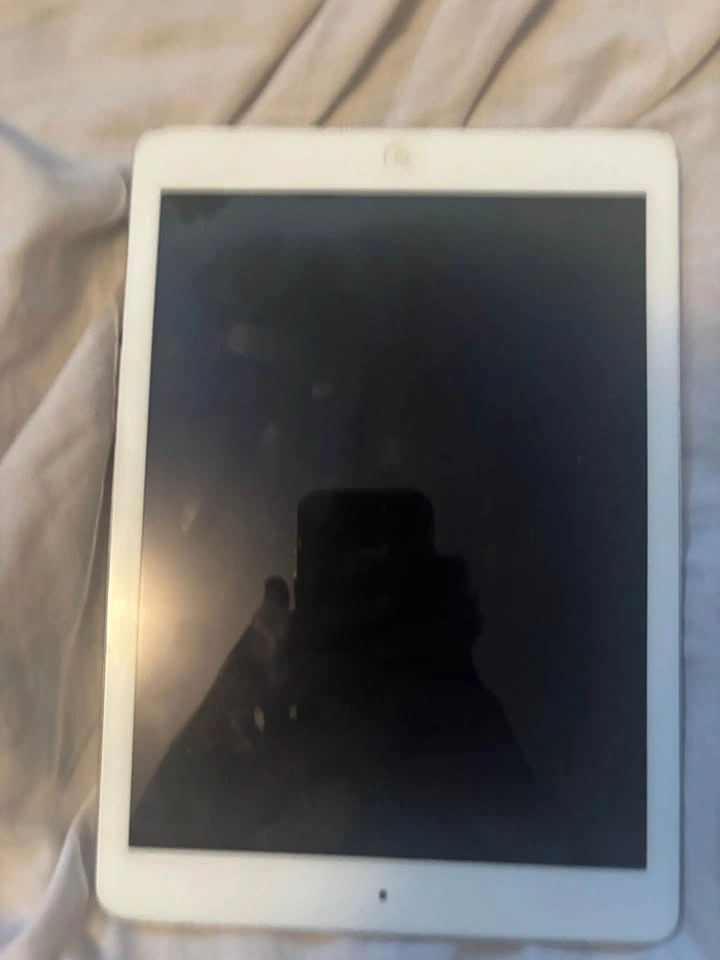 Apple Ipad ( 2013 1st Gen ) - photo 3
