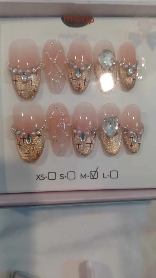 Press on nails - photo 2
