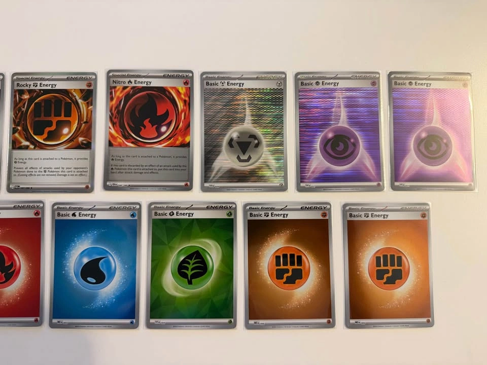 Pokemon Holo Energy Bundle - photo 3