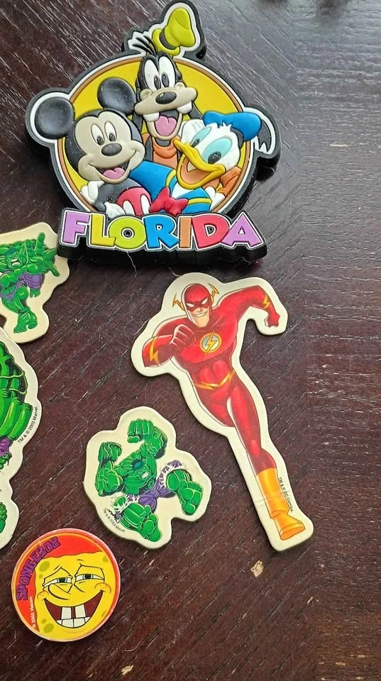 Vintage Magnet Lot Characters Marvel DC Disney Nickelodeon - photo 3