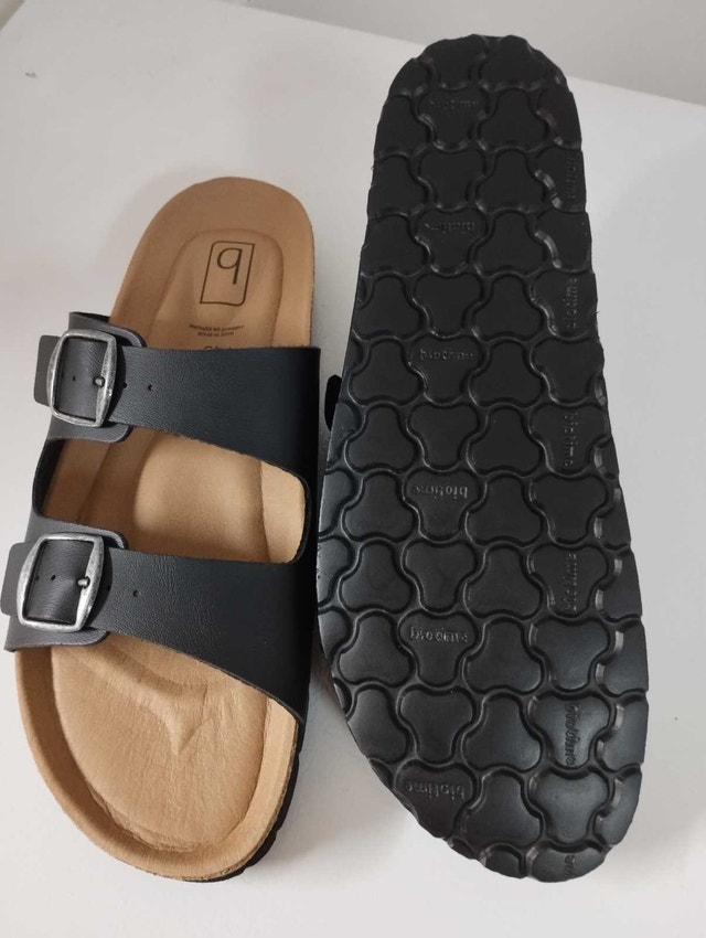 New in box men's Biotine slippers size 10