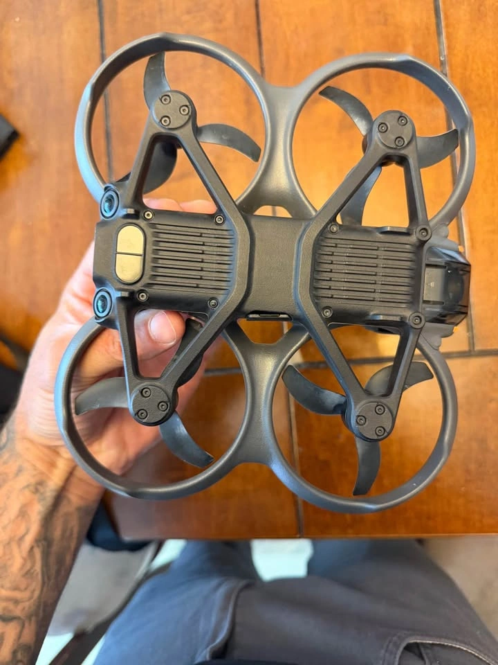 Drone DJI Avata 2 Fly More Combo — 3 Batteries — Barely Used - photo 4