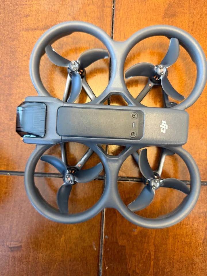 Drone DJI Avata 2 Fly More Combo — 3 Batteries — Barely Used - photo 5