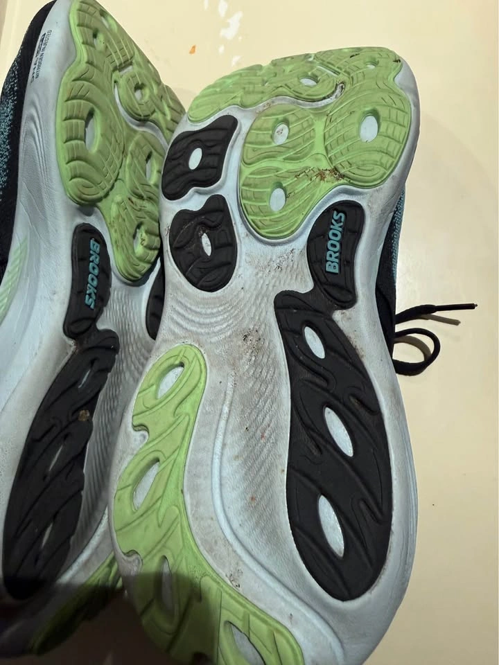 Brooks Adrenaline GTS 25- Men’s Size 10 - photo 3