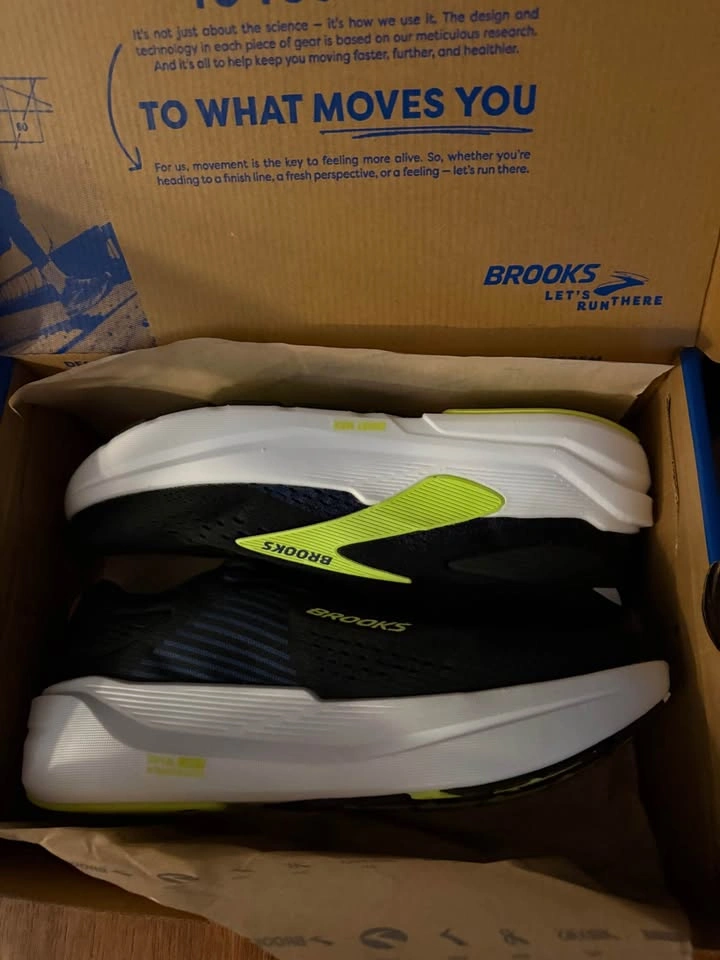 MENS Brooks Ghost Max 3- Size 10 - photo 4