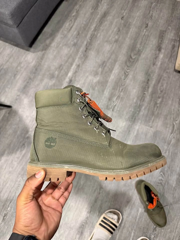 Timberland 6-Inch Boots Olive Green/Orange SZ10.5