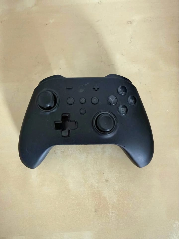 4-in-1 GuliKit Pro Controller