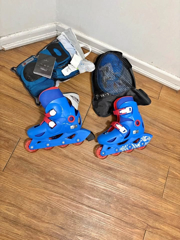 Roller skates with accessories for kids (6-10 years)