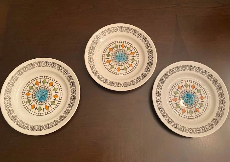Set of 3 Kathie Winkle “Roulette” Pattern for Broadhurst 7 inch - photo 2