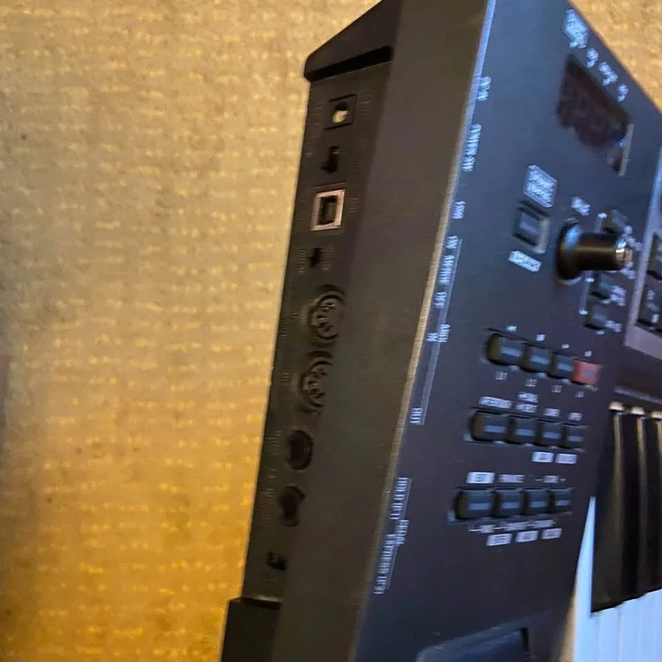 Roland EDIROL PCR-300 Midi Keyboard Controller image indicator(5)