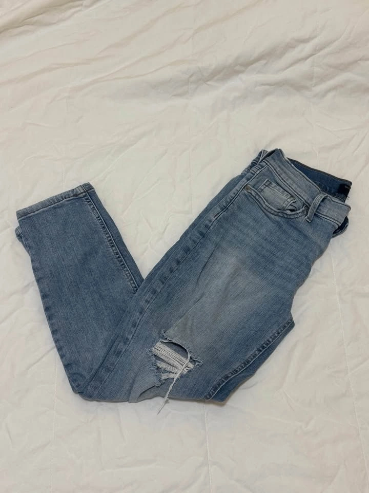 Banana Republic Low-Rise Girlfriend Jeans - photo 4