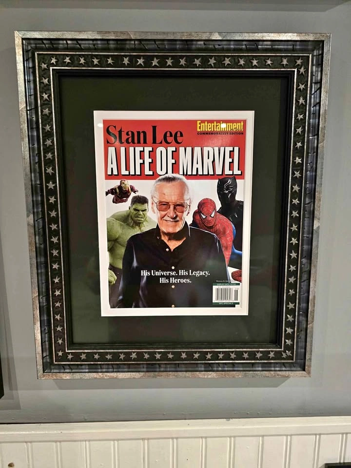 Stan Lee Memorial Magazine Frame