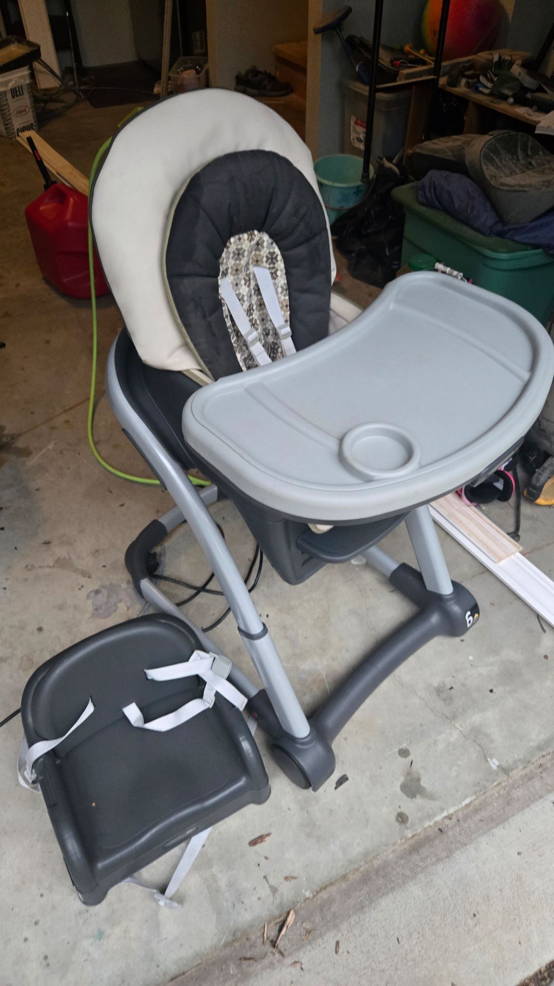 Graco adjustable high chair and booster - photo 3