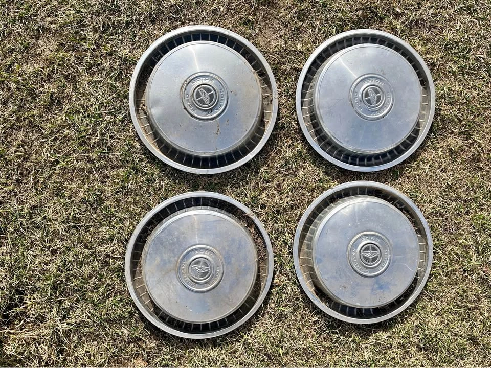 Ford motor company hub caps