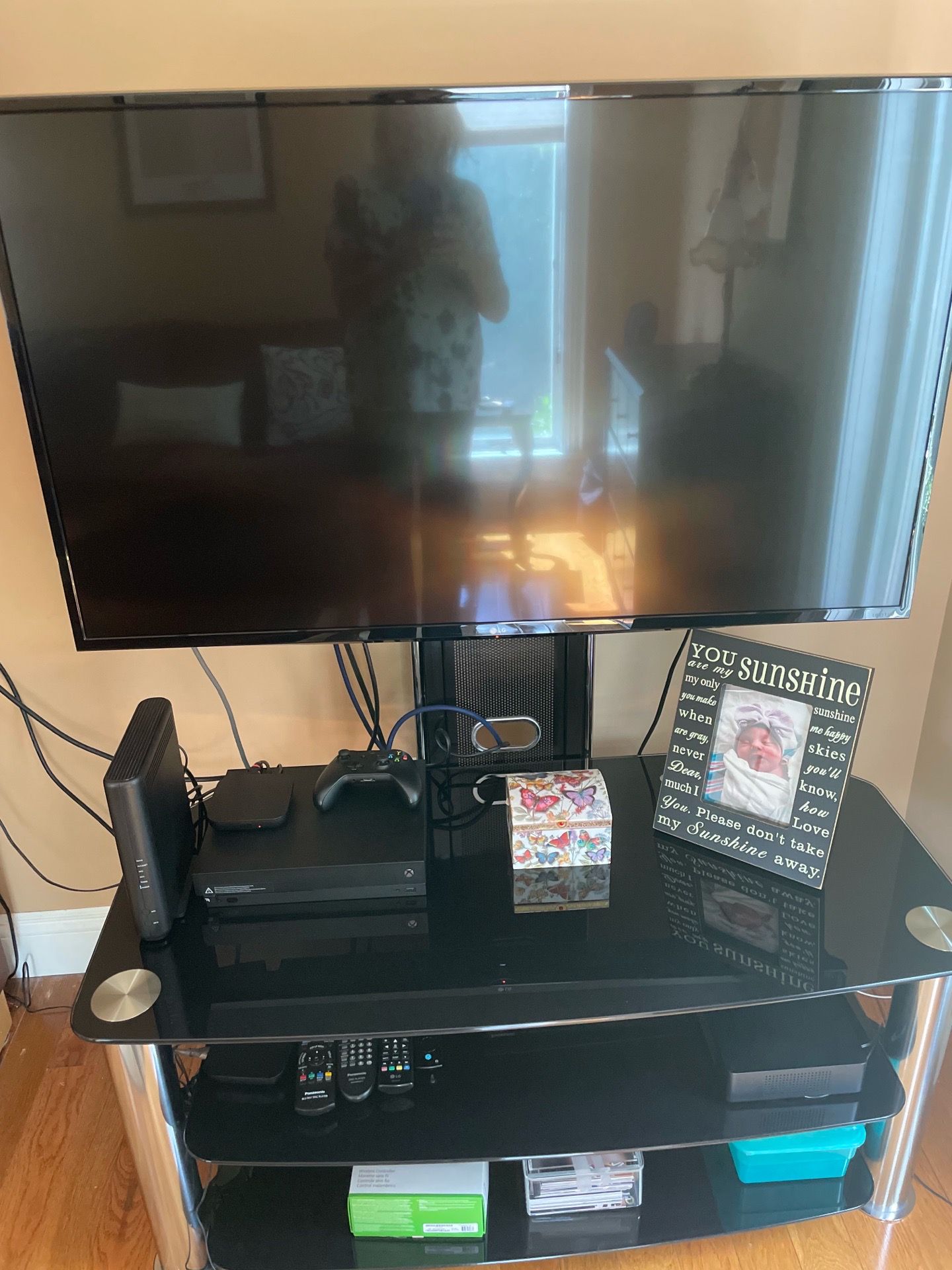 Vizio Smart TV 50” with stand