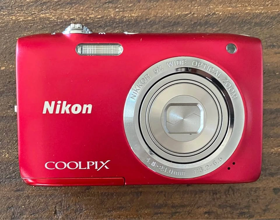 Nikon Coolpix S2800 Digital Camera