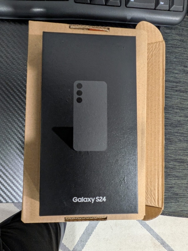 Samsung Galaxy S24 128GB – Like New, Mint Condition + Box