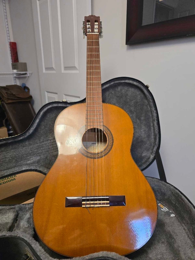 Yamaha G-225 Acoustic Guitar