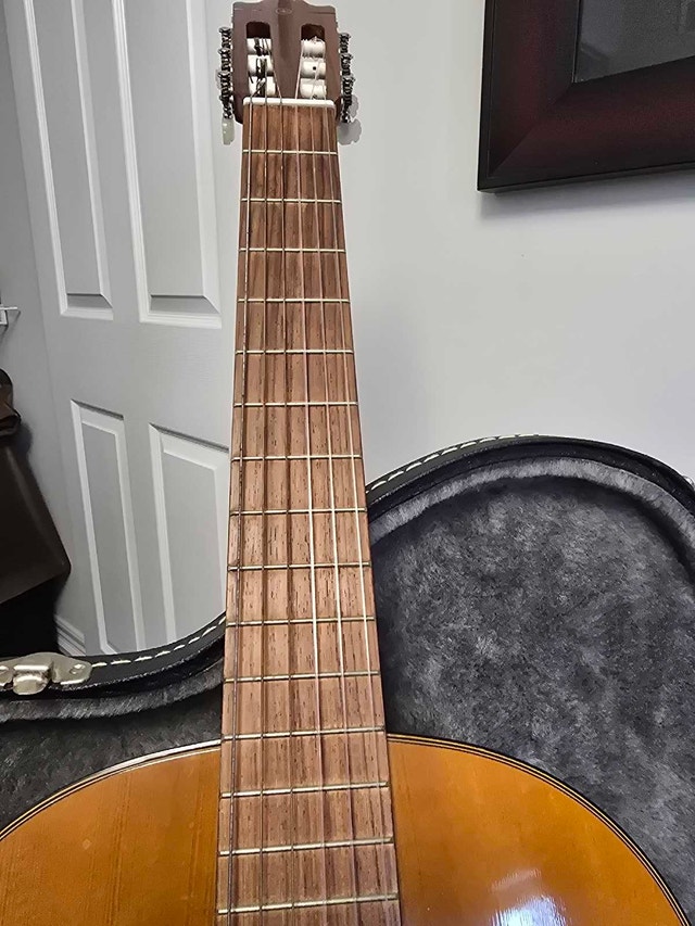 Yamaha G-225 Acoustic Guitar - photo 3