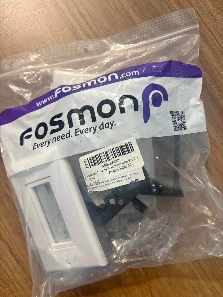 Fosmon 1-Gang Wall Plate (2 Pack), Brush Style Passthrough