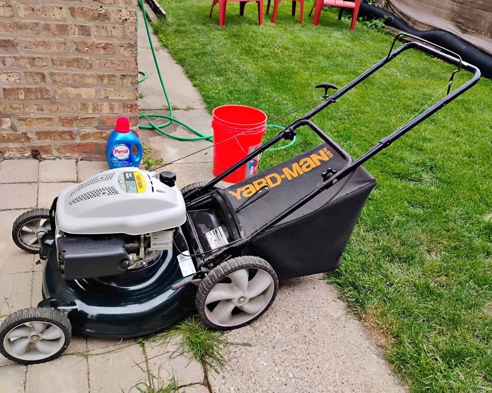YARD-MAN Lawnmower