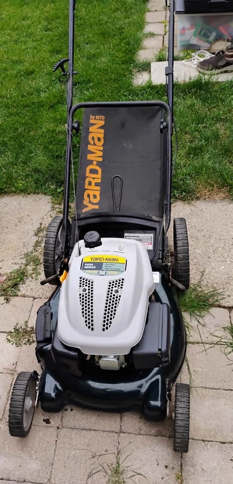YARD-MAN Lawnmower - photo 2