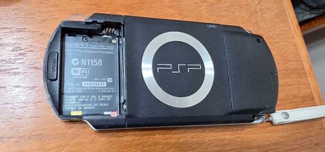 PSP 1002 + 4 Games - photo 3