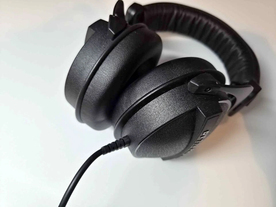 beyerdynamic DT 770 PRO 32 Ohm Studio Headphone