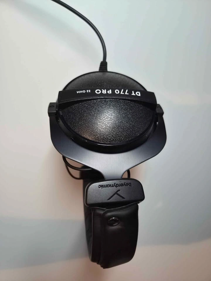 beyerdynamic DT 770 PRO 32 Ohm Studio Headphone - photo 3