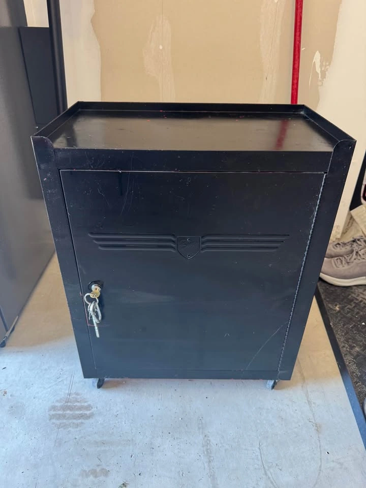Vintage Beach Industries Rolling Metal Cabinet / Tool Box - photo 2