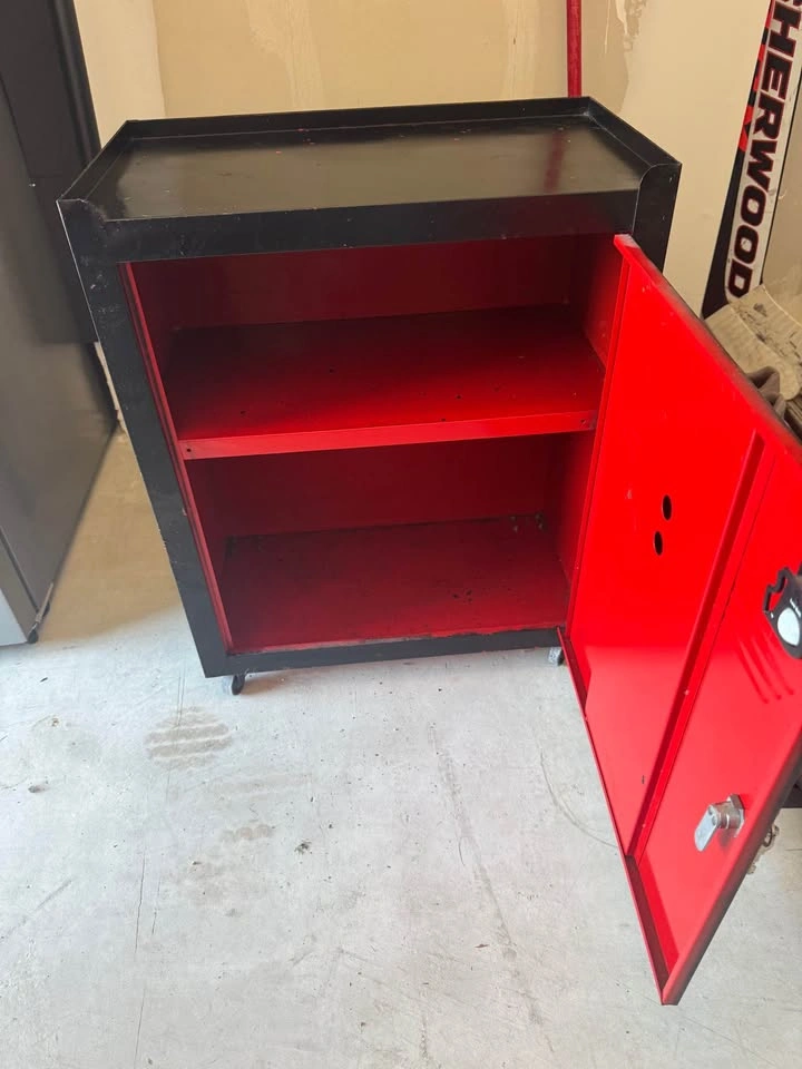 Vintage Beach Industries Rolling Metal Cabinet / Tool Box - photo 4