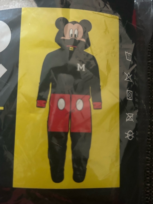 Brand New Disney Mickey Mouse 1-Piece Footed Onesie Pyjamas - photo 3