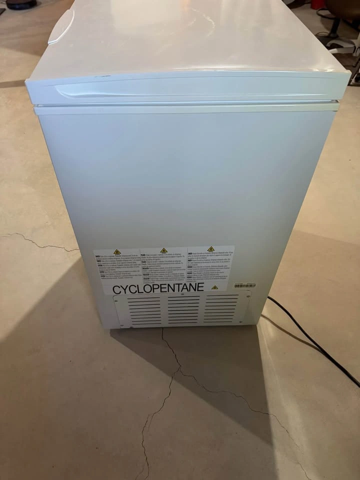 Insignia 3.5 Cu. Ft. Garage Ready Chest Freezer - photo 5