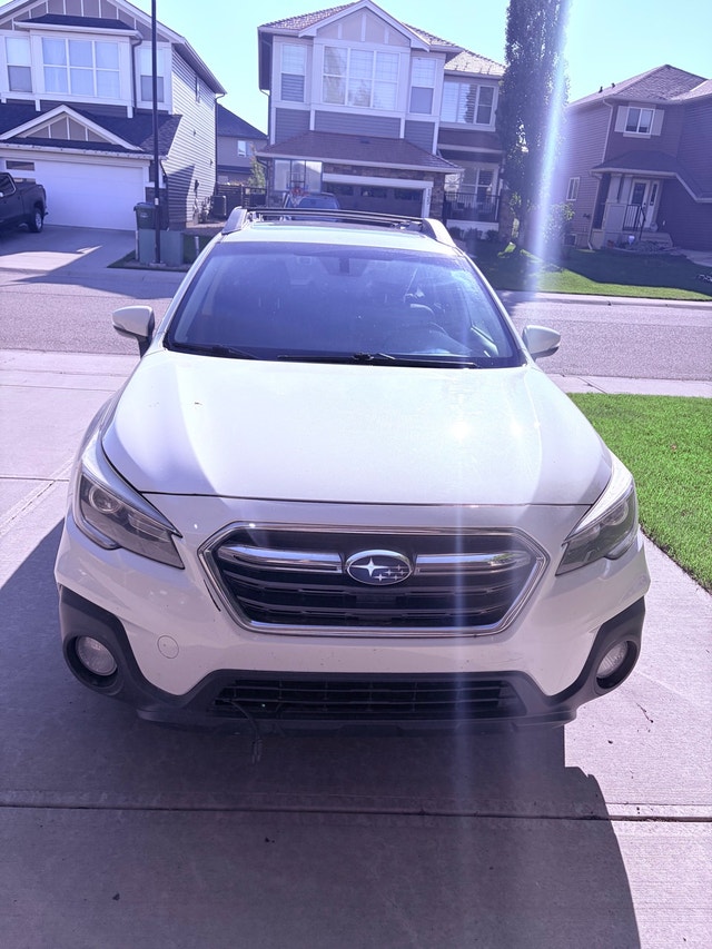 2018 Subaru Outback Limited AWD – Fully Loaded - photo 2