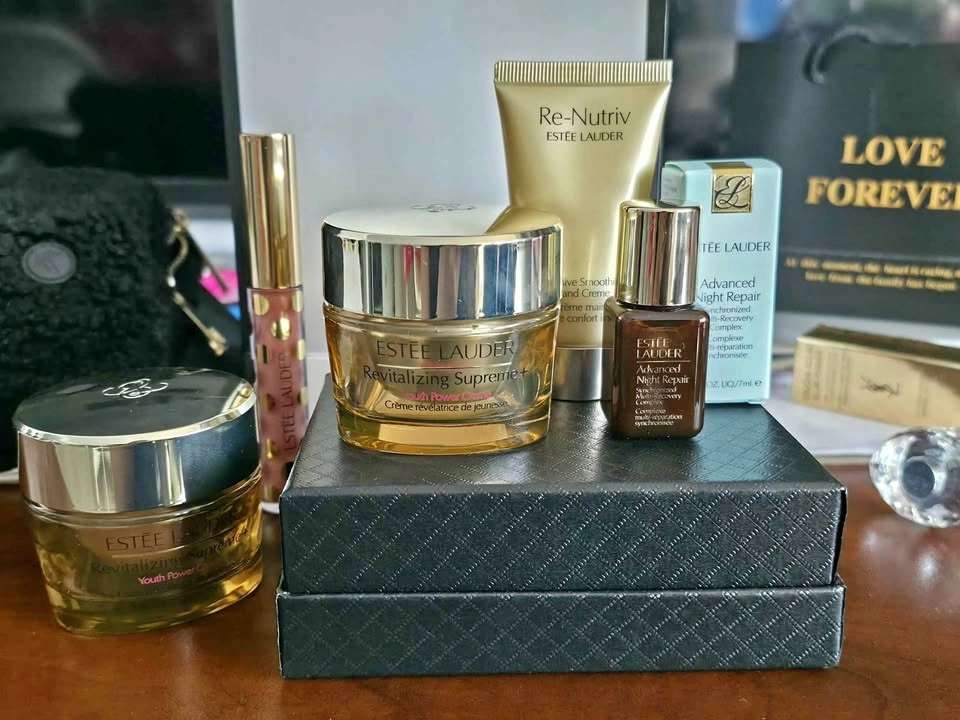 Estée Lauder Revitalizing Supreme+ and Advanced Night Repair Ski