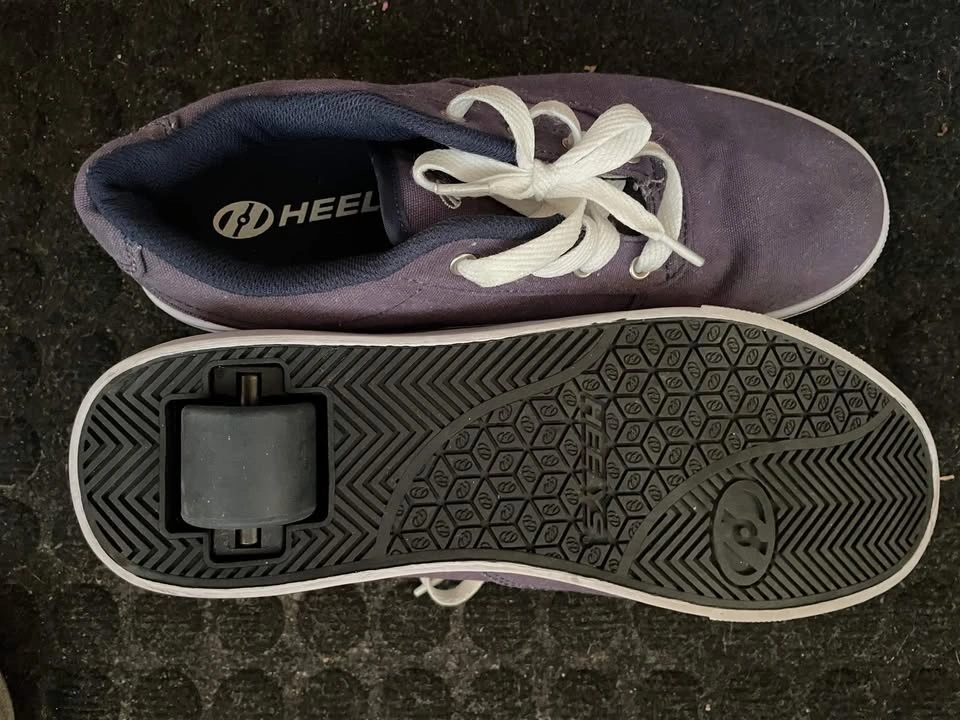 Heelys like new, barely used - photo 3