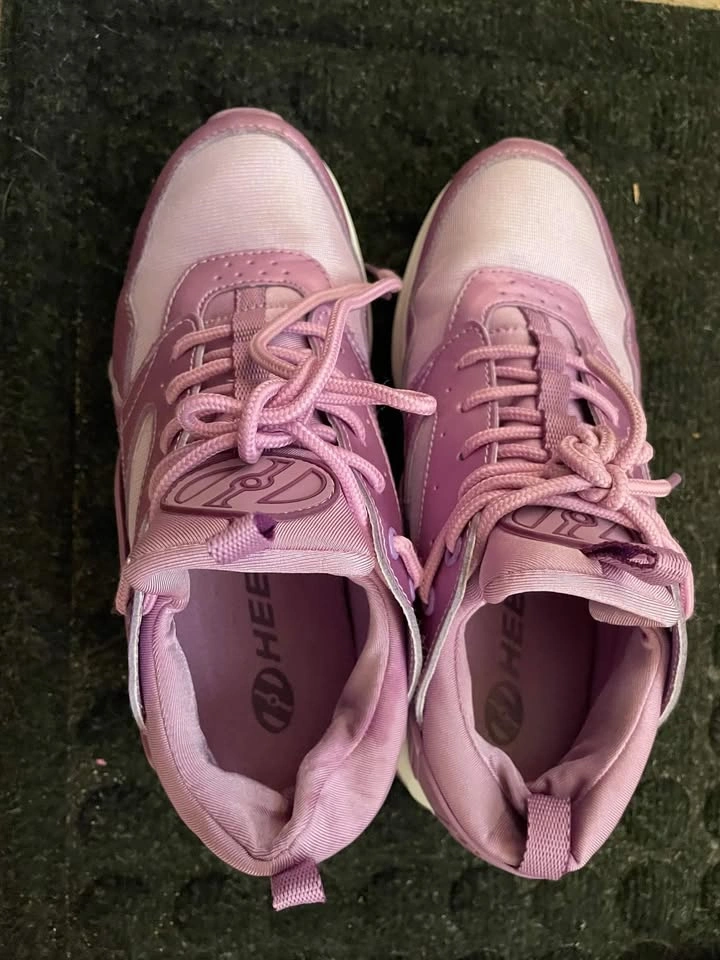 Heelys like new