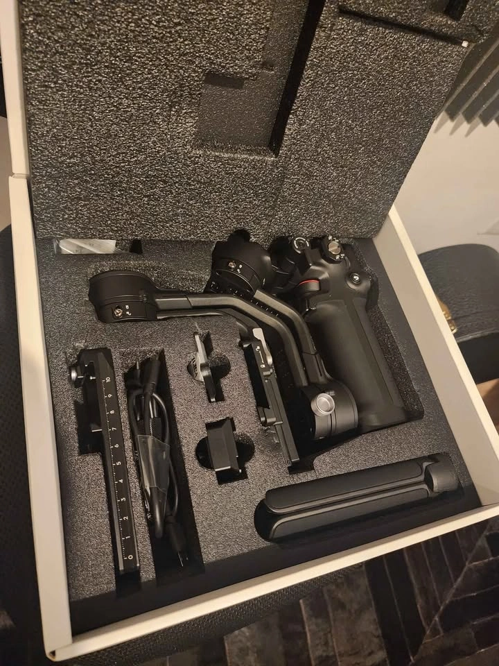 DJI RSC 2 Ronin Gimbal + Carrying Case – Like New - photo 4