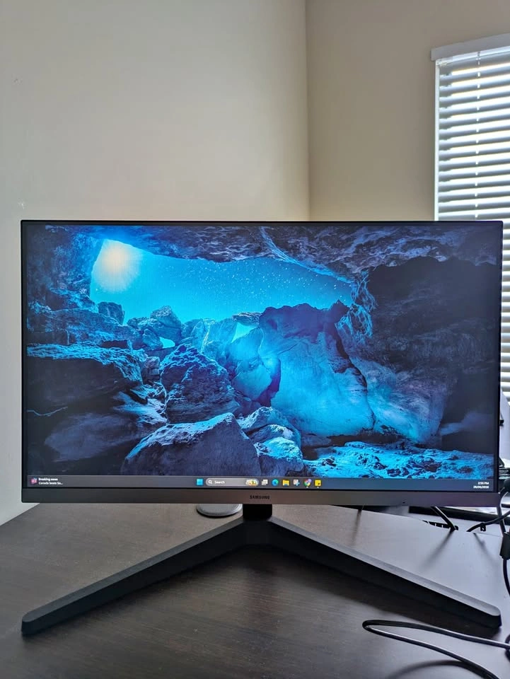Samsung 24" Full HD 100Hz Monitor (Essential S3 Series) - Like N