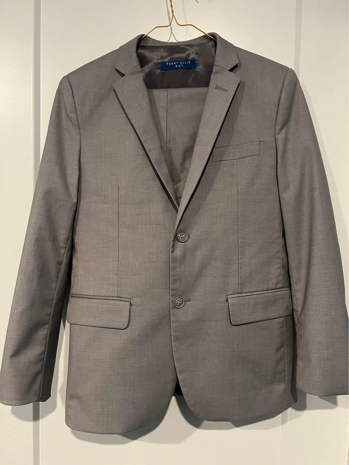 Complete boys (10pc) formalwear wardrobe, all size 12 - photo 3
